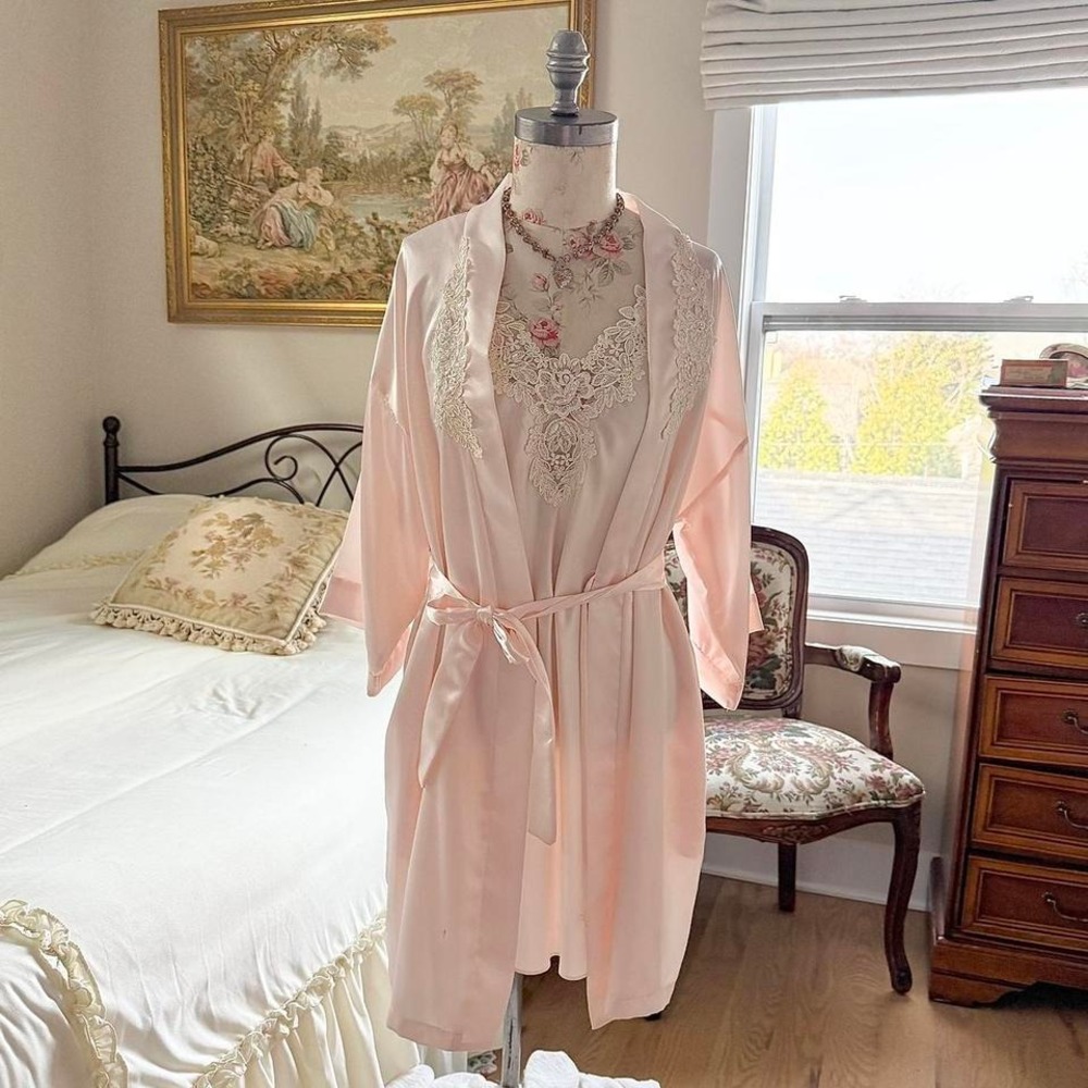 70s dentelle pink lace slip and matching robe